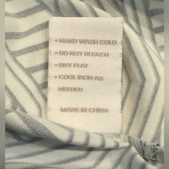 Ellie Kai Women Black/White Sleeveless Keyhole Printed Blouse Top Size 2 - Picture 7 of 9